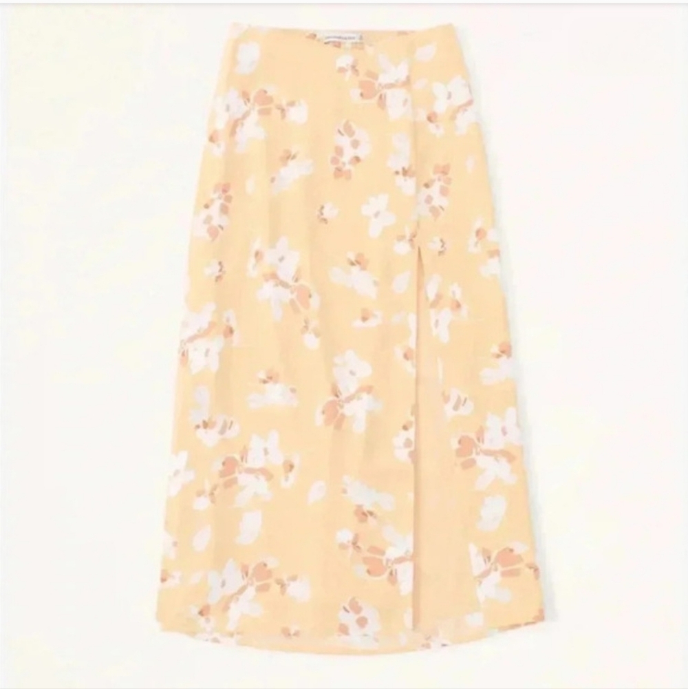 LIKE NEW Midi Dipped Waist Skirt